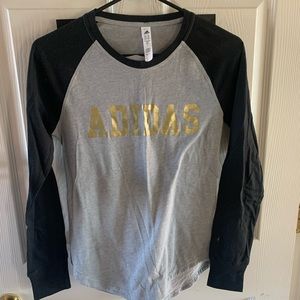 Women’s S adidas baseball tee.